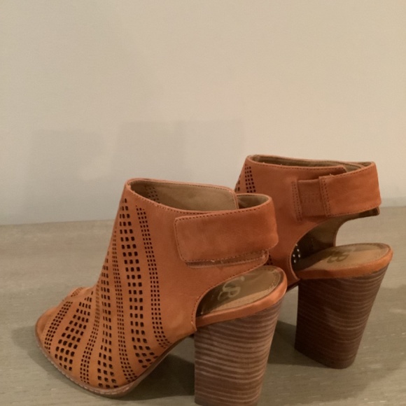 Gianni Bini open toe bootie - Picture 6 of 13